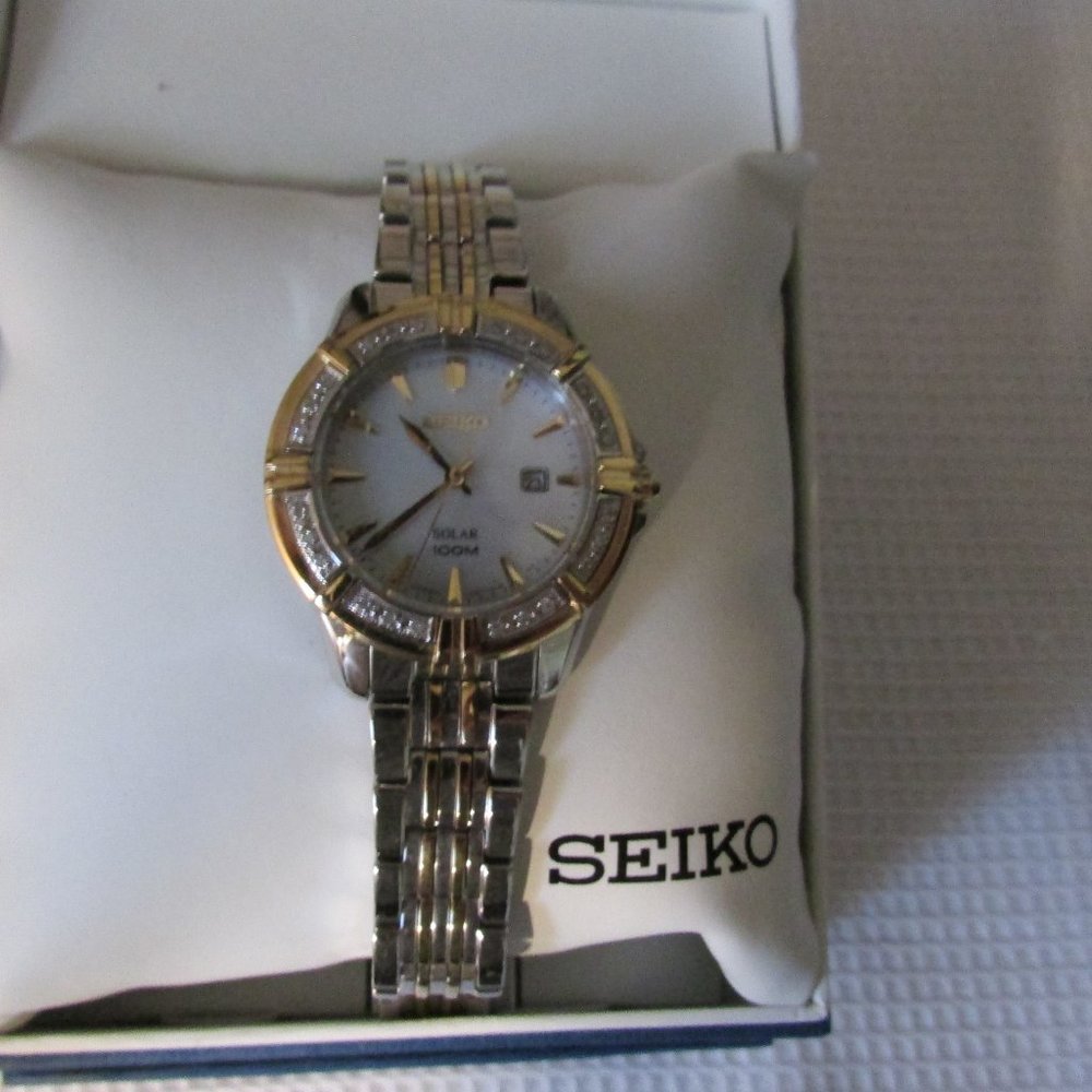 Seiko Solar Women's diamond bracelet